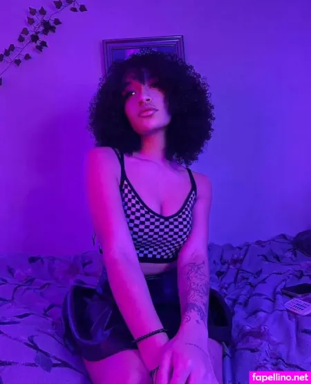 Vivien Mala Main Profile Photo