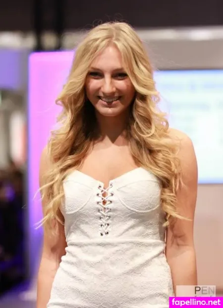 Viviengo OnlyFans Thumbnail #33Kp3L47B3