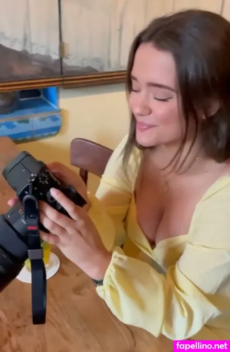 Vivienne Gr OnlyFans Thumbnail #C9qEAVwQaq