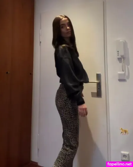 Vivienne Gr OnlyFans Thumbnail #Nreu2NBUdq