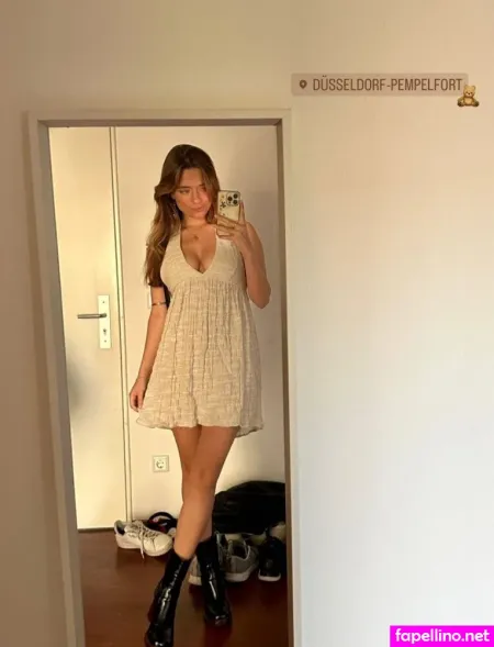 Vivienne Gr OnlyFans Thumbnail #RU2FZzxupy