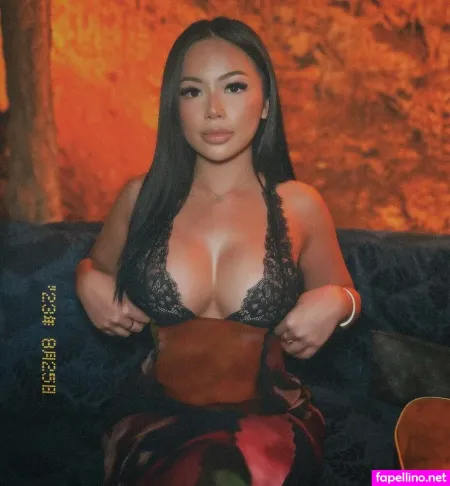 Vivvianvu OnlyFans Thumbnail #SFYXElV19c