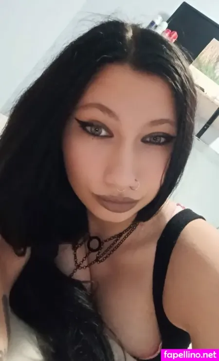 Vivvienx Main Profile Photo