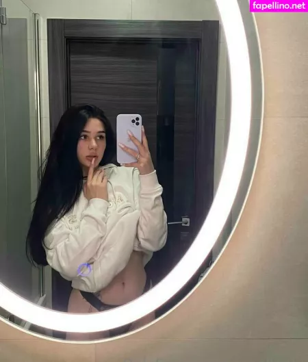 Vixeellonly OnlyFans Thumbnail #FcVkKCi98l