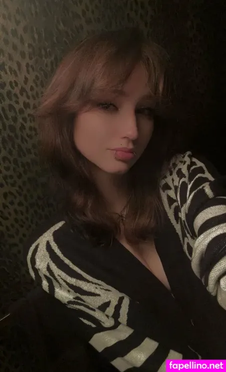 Vixendeity OnlyFans Thumbnail #cech6iGMad