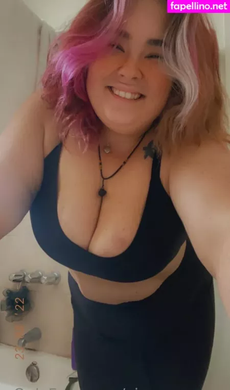 Vixenqueenie OnlyFans Thumbnail #Ri40RReWnV