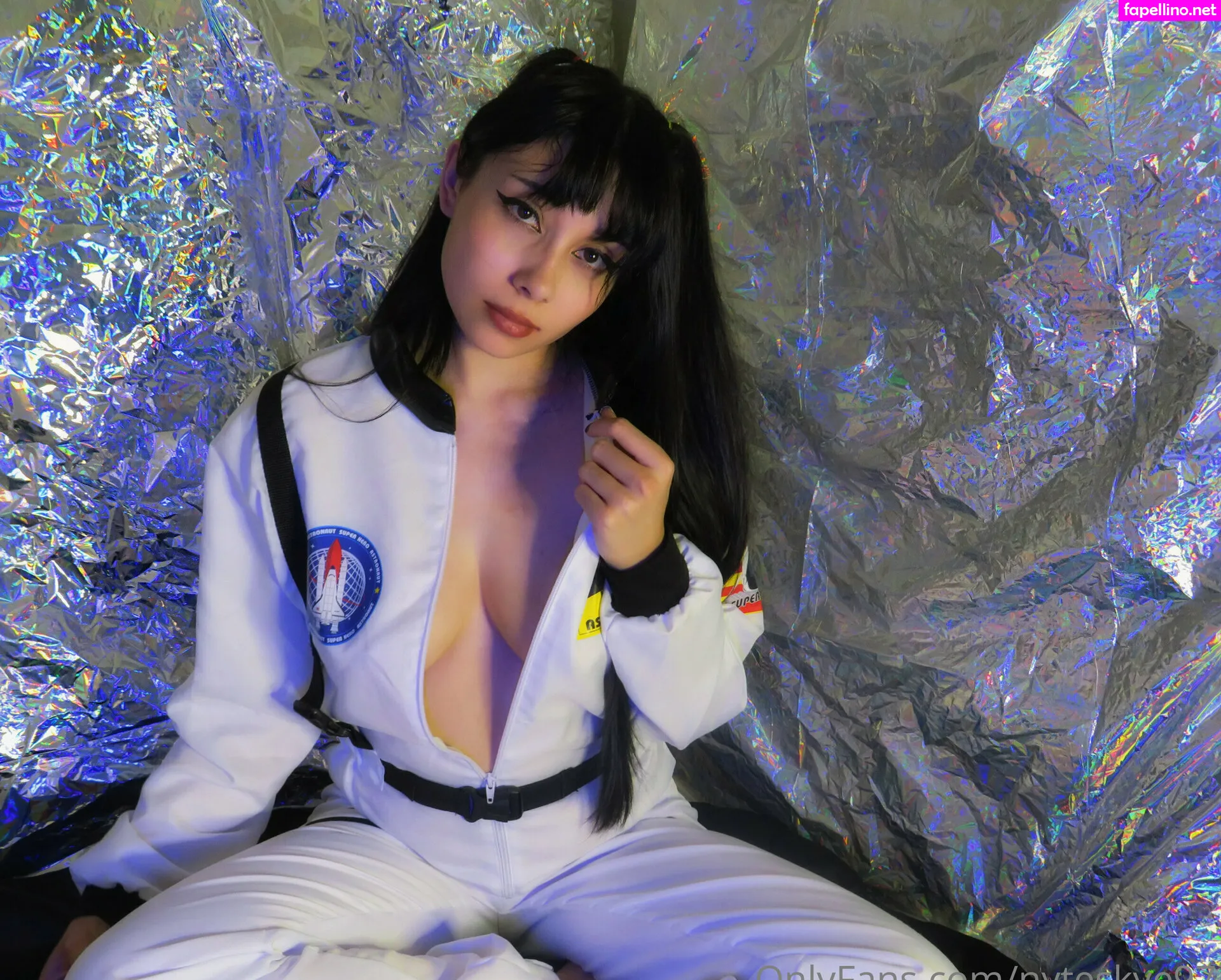 vixyn97, whatisthemaximumcapacityonthis Nude Leaked OnlyFans Photo #ononeg0Rkx