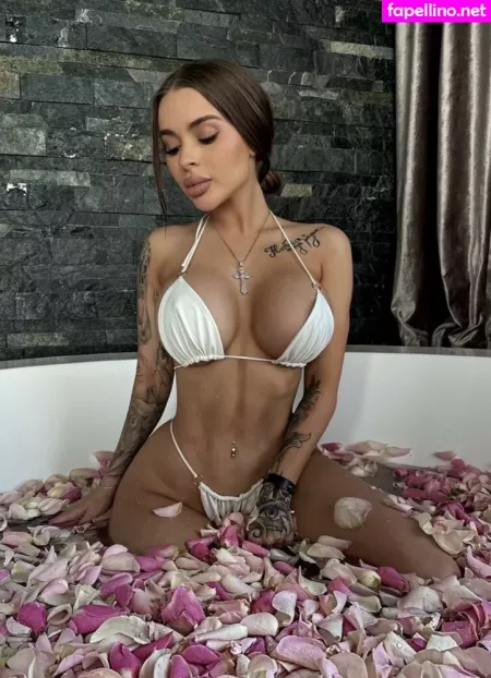 Vlada Capeloon OnlyFans Thumbnail #B4f2XQc9RG