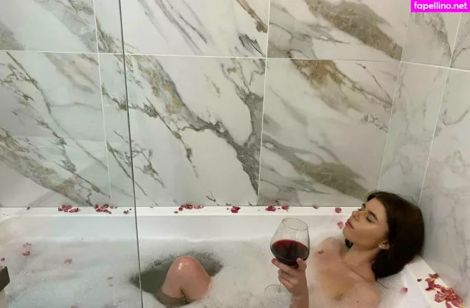 Vlaeria OnlyFans Thumbnail #6rm8pbGIFM