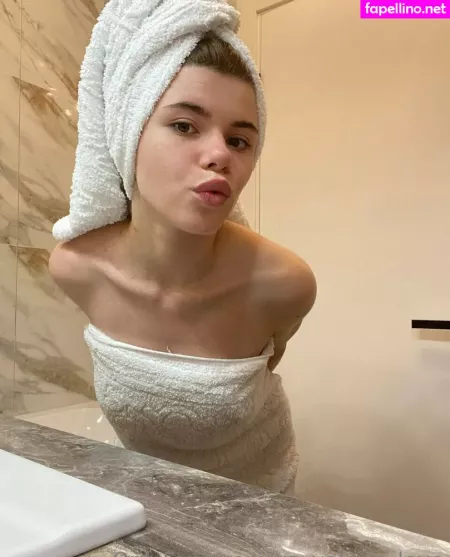 Vlaeria OnlyFans Thumbnail #hBnjMK1Tsn