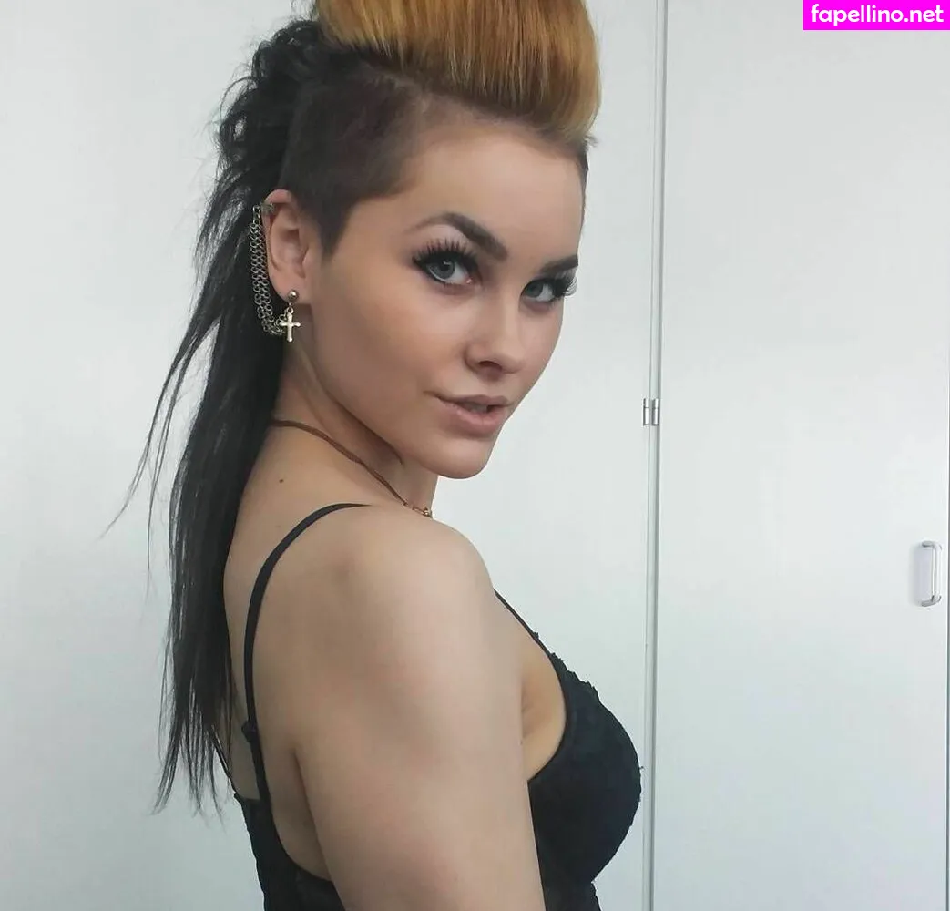 venlahelenaa, vmissyb Nude Leaked OnlyFans Photo #1XwTMo4MqG