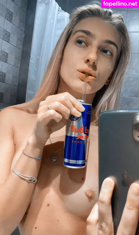 Vodka Queen OnlyFans Thumbnail #tSTpGe2bi4