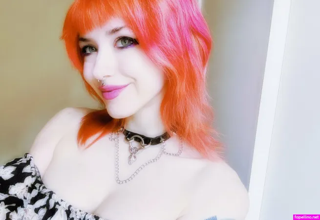 Voidofvera OnlyFans Thumbnail #1AWJls9gYv