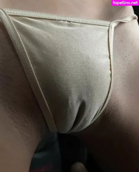 Voyeur Dolls OnlyFans Thumbnail #Une0AOPdQk