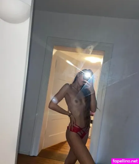 Vroni Sbrizzai OnlyFans Thumbnail #ZYogClcyJN