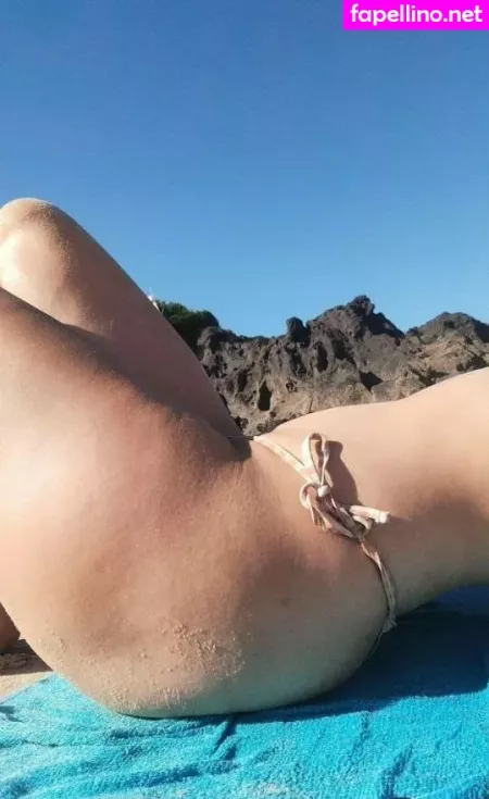 Vulgotchela OnlyFans Thumbnail #FApQxONaW7