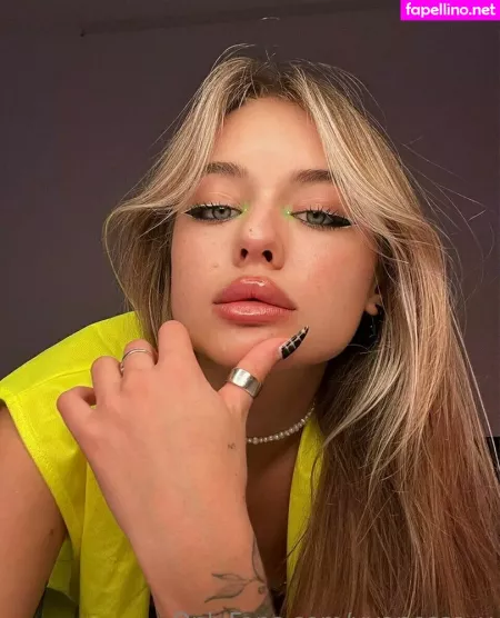 Vvanessa V OnlyFans Thumbnail #5X4jW7eJro