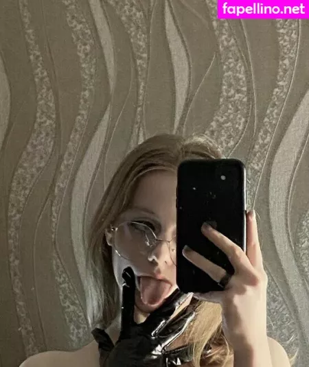 Vwemor OnlyFans Thumbnail #2iROwcJ4VA