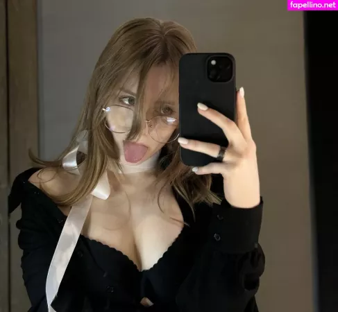 Vwemor OnlyFans Thumbnail #O5X06K2KeF