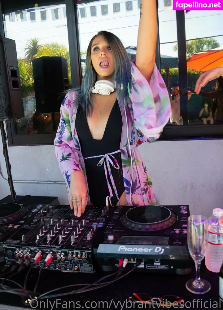 vybrantvibes, vybrantvibesofficial Nude Leaked OnlyFans Photo #2NN8cE9veU