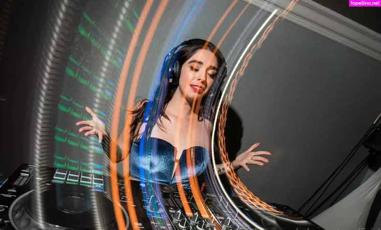 Vybrantvibesofficial OnlyFans Thumbnail #eir2R2ketU