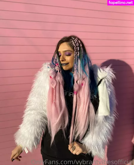 Vybrantvibesofficial OnlyFans Thumbnail #w9yiOqOpl8
