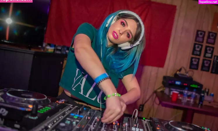 Vybrantvibesofficial OnlyFans Thumbnail #ztpqGoaSll