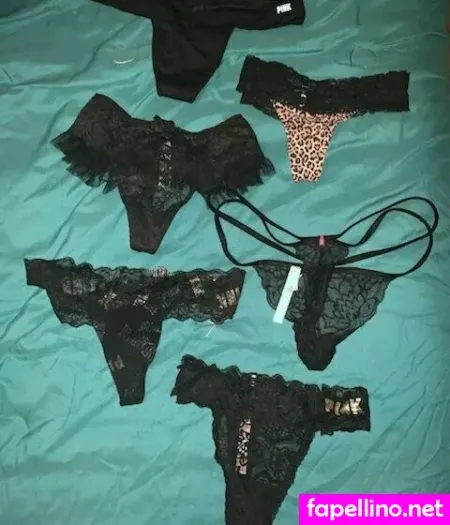 Vyxenrae OnlyFans Thumbnail #NEIp2eZe39