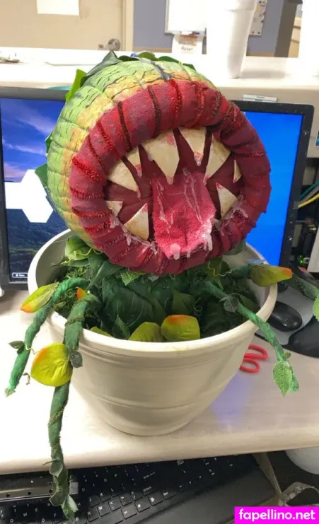 W Holesomeginger OnlyFans Thumbnail #MZsbOWRInP