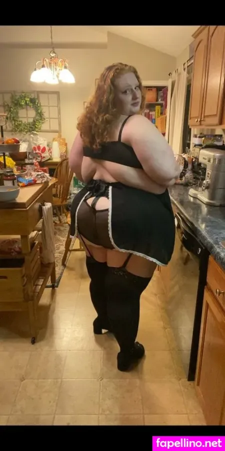 W Holesomeginger OnlyFans Thumbnail #SbHpQFYnqN