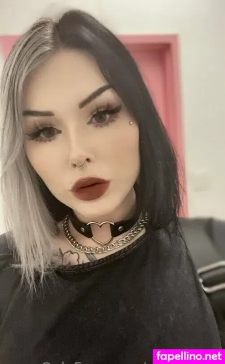 W Waifu X OnlyFans Thumbnail #izhrDJD80T