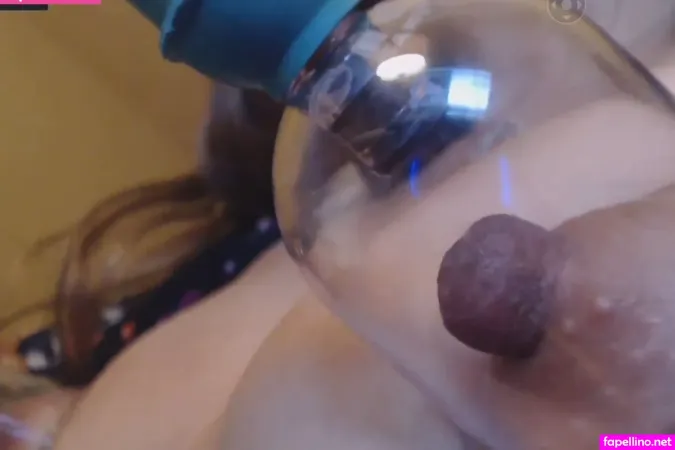 W33nam0m0 OnlyFans Thumbnail #8Cxo19bUgx