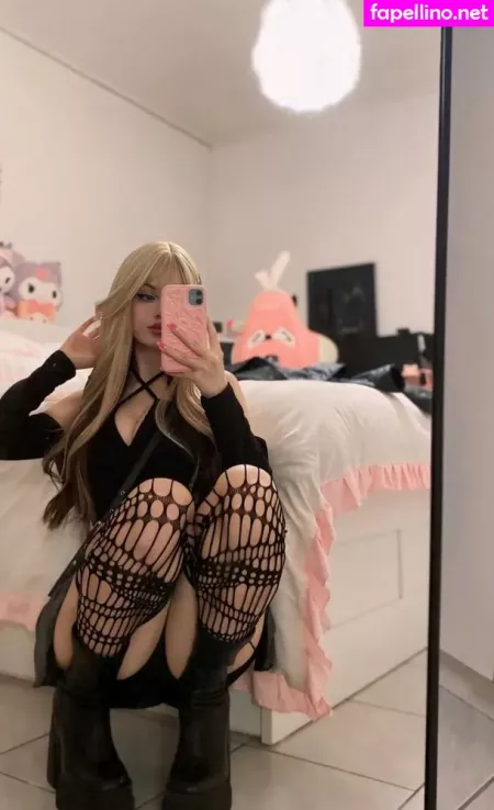 Waify Waifu OnlyFans Thumbnail #JhRZtUc6W1