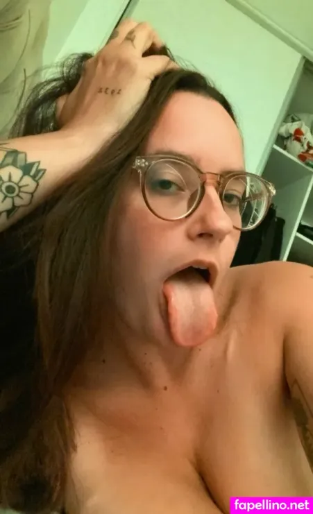 Waking Queen OnlyFans Thumbnail #etXlPUOZ6i