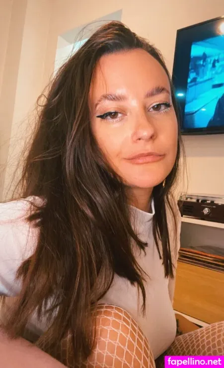 Waking Queen OnlyFans Thumbnail #kvKfDOwA5k