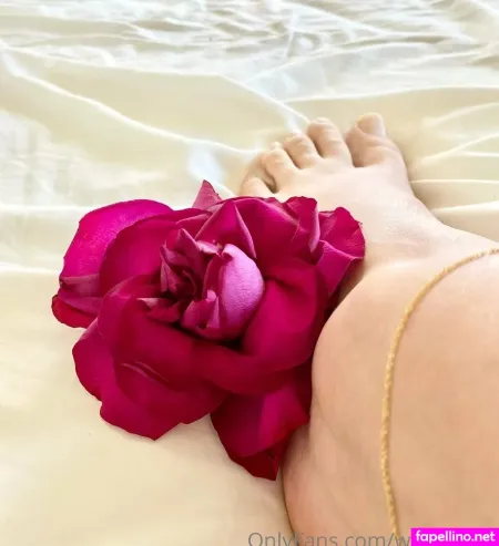 Walkingaia OnlyFans Thumbnail #CSw1yvdrS2