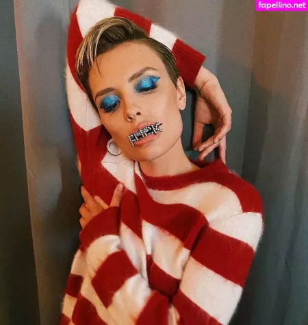 Wallis Day OnlyFans Thumbnail #9QKOaOtt1Z