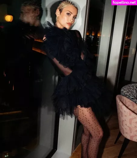 Wallis Day OnlyFans Thumbnail #rUsCl9KIg4