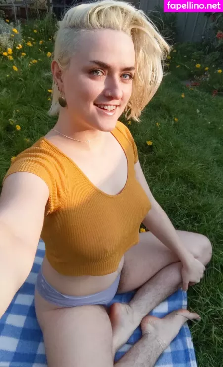 Warmskinfree OnlyFans Thumbnail #3WiQxoRkPw