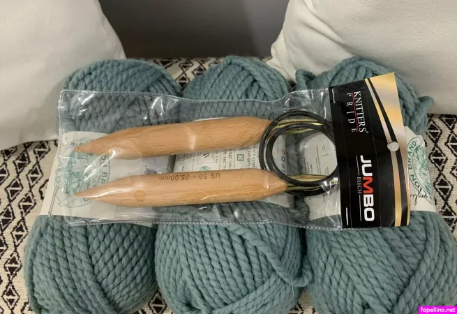 Watchmeknit OnlyFans Thumbnail #GwjylSBqGo