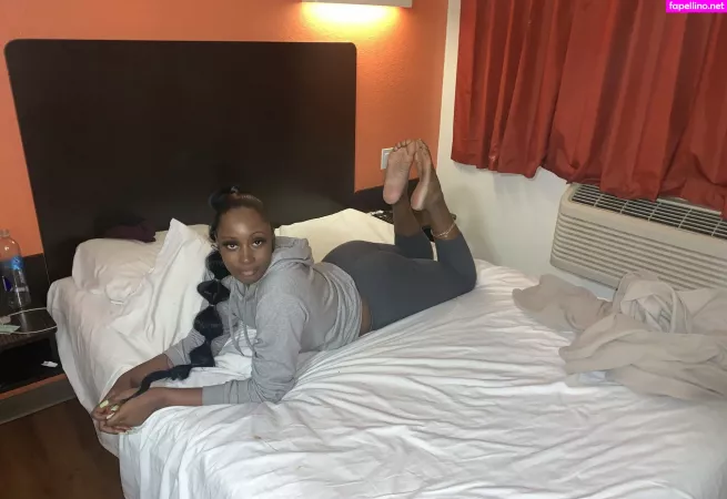 Waveysolezz OnlyFans Thumbnail #bBblRmSuPD