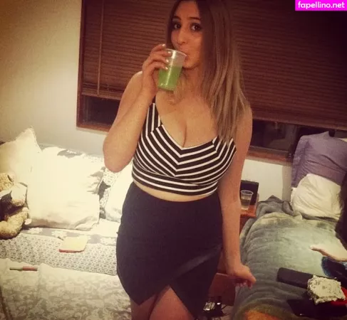 Wears Ren OnlyFans Thumbnail #JBWFktpH2F