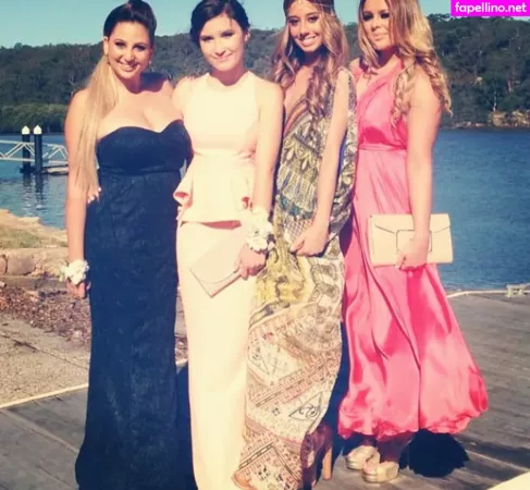 Wears Ren OnlyFans Thumbnail #UmlzNN2TW8