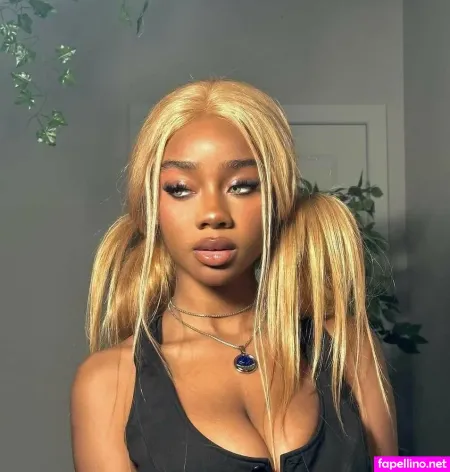 Webeecca OnlyFans Thumbnail #KqDqMncfB9