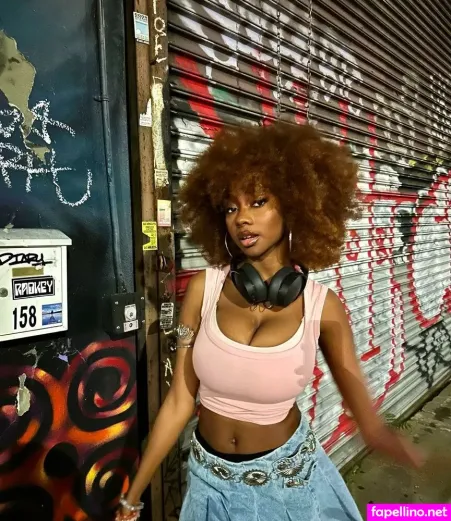 Webeecca OnlyFans Thumbnail #OM6RL2vL3x