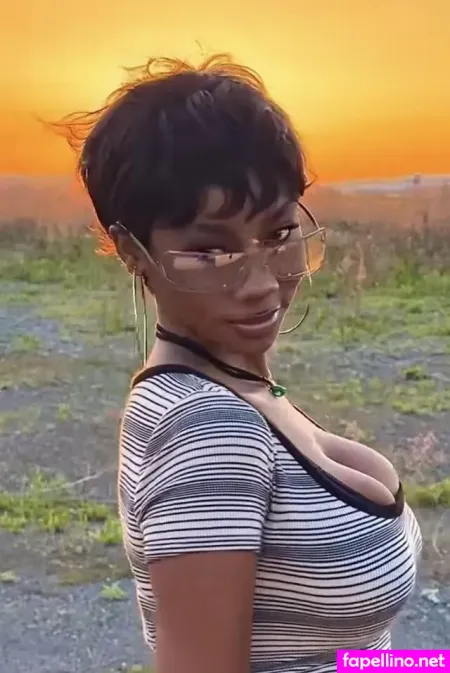 Webeecca OnlyFans Thumbnail #QrrxqqKBg5