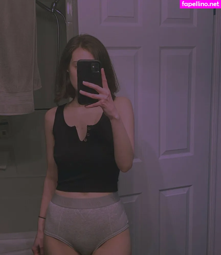 commieslut420, weedcommunist Nude Leaked OnlyFans Photo #0qlMmI70KR