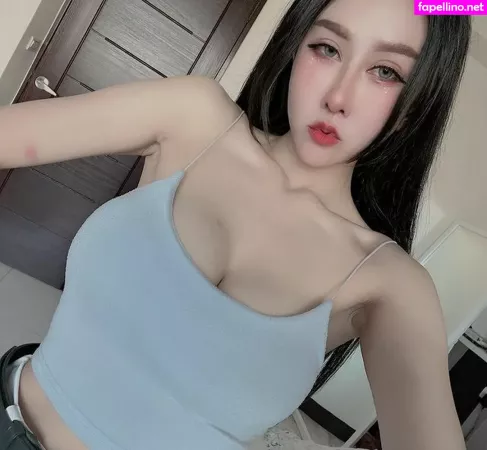 Wei Ling OnlyFans Thumbnail #1S9T38CCe7