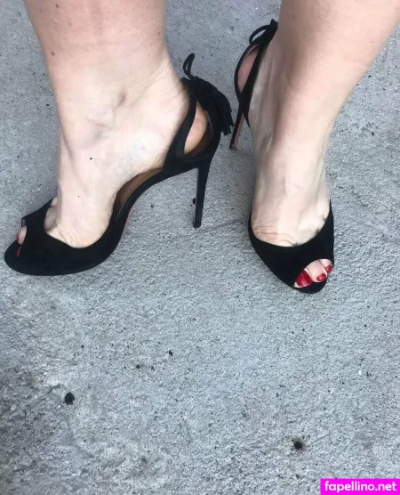 Wellwornbymitzy OnlyFans Thumbnail #CmJn5fOxvS