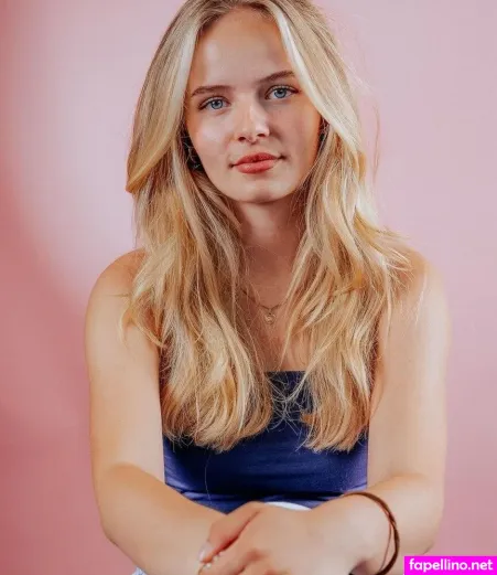 Wemmse Emma OnlyFans Thumbnail #1gycSTbUFM